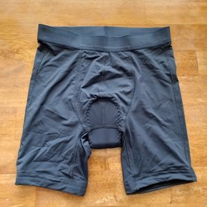 Patagonia liner bike shorts. Size XS. EUC. With padding.